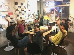 Oldmancaptain Hostel