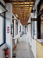 Oldmancaptain Hostel