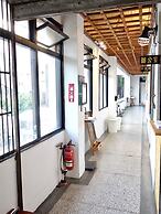 Oldmancaptain Hostel