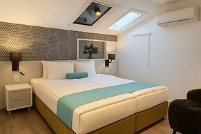 Hotel Mika Downtown