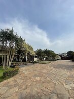 Traveller's Palm Court