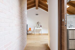 Home At Hotel - Ampola