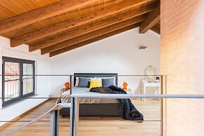 Home At Hotel - Ampola