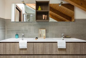 Home At Hotel - Ampola