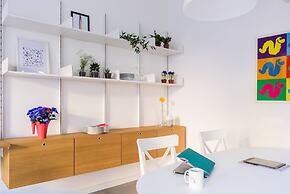 Home At Hotel - Ampola