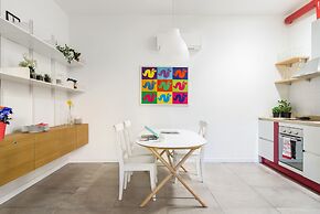 Home At Hotel - Ampola