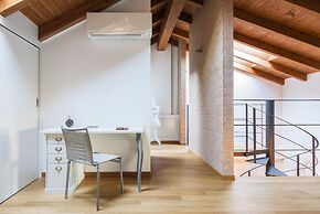 Home At Hotel - Ampola