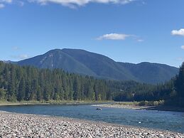 The Reclusive Moose Cabins