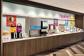 Tru by Hilton Lancaster East