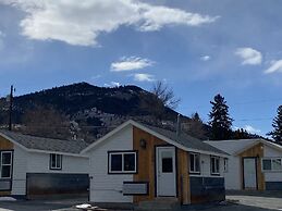 Lamplighter Cabins & Suites