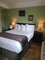 Lamplighter Cabins & Suites