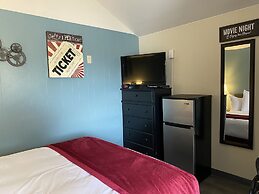 Lamplighter Cabins & Suites