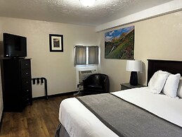 Lamplighter Cabins & Suites