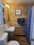 Lamplighter Cabins & Suites