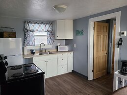 Lamplighter Cabins & Suites