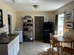 Lamplighter Cabins & Suites