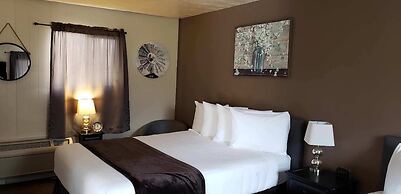 Lamplighter Cabins & Suites