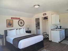 Lamplighter Cabins & Suites