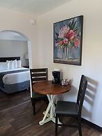 Lamplighter Cabins & Suites