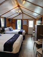 Lamplighter Cabins & Suites