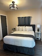 Lamplighter Cabins & Suites