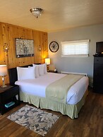 Lamplighter Cabins & Suites