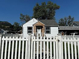 Lamplighter Cabins & Suites