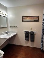 Lamplighter Cabins & Suites