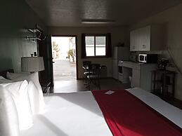 Lamplighter Cabins & Suites