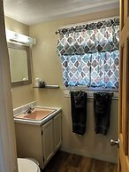 Lamplighter Cabins & Suites