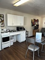 Lamplighter Cabins & Suites