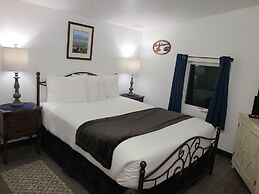 Lamplighter Cabins & Suites