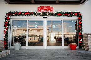 Surfrider Resort Hotel