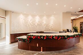 Surfrider Resort Hotel