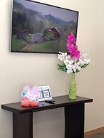 Surfrider Resort Hotel