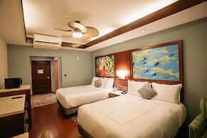 Surfrider Resort Hotel