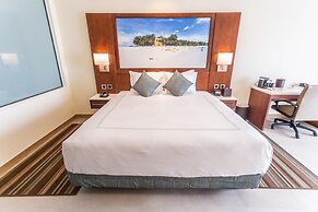 Surfrider Resort Hotel