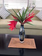 Surfrider Resort Hotel