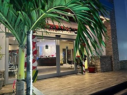 Surfrider Resort Hotel