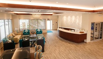 Surfrider Resort Hotel