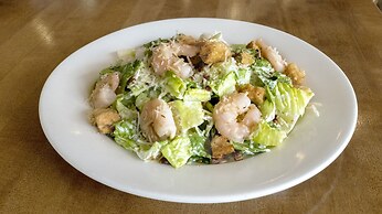 Surfrider Resort Hotel