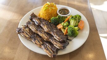 Surfrider Resort Hotel