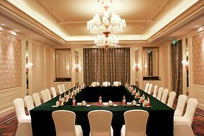 The Carp Islet Resort