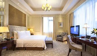 The Carp Islet Resort