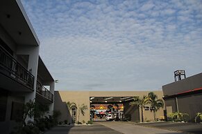 The horizon suites and arcade