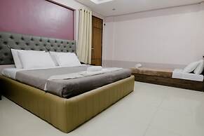 The horizon suites and arcade