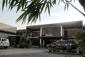 The horizon suites and arcade