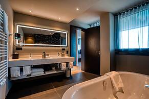 CLOUD No7 Apartments