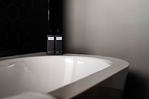 CLOUD No7 Apartments