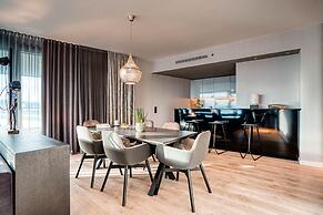 CLOUD No7 Apartments